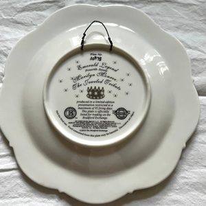 Jeweled Tribute Emerald Legend fourth issue Marilyn Monroe collectible plate
